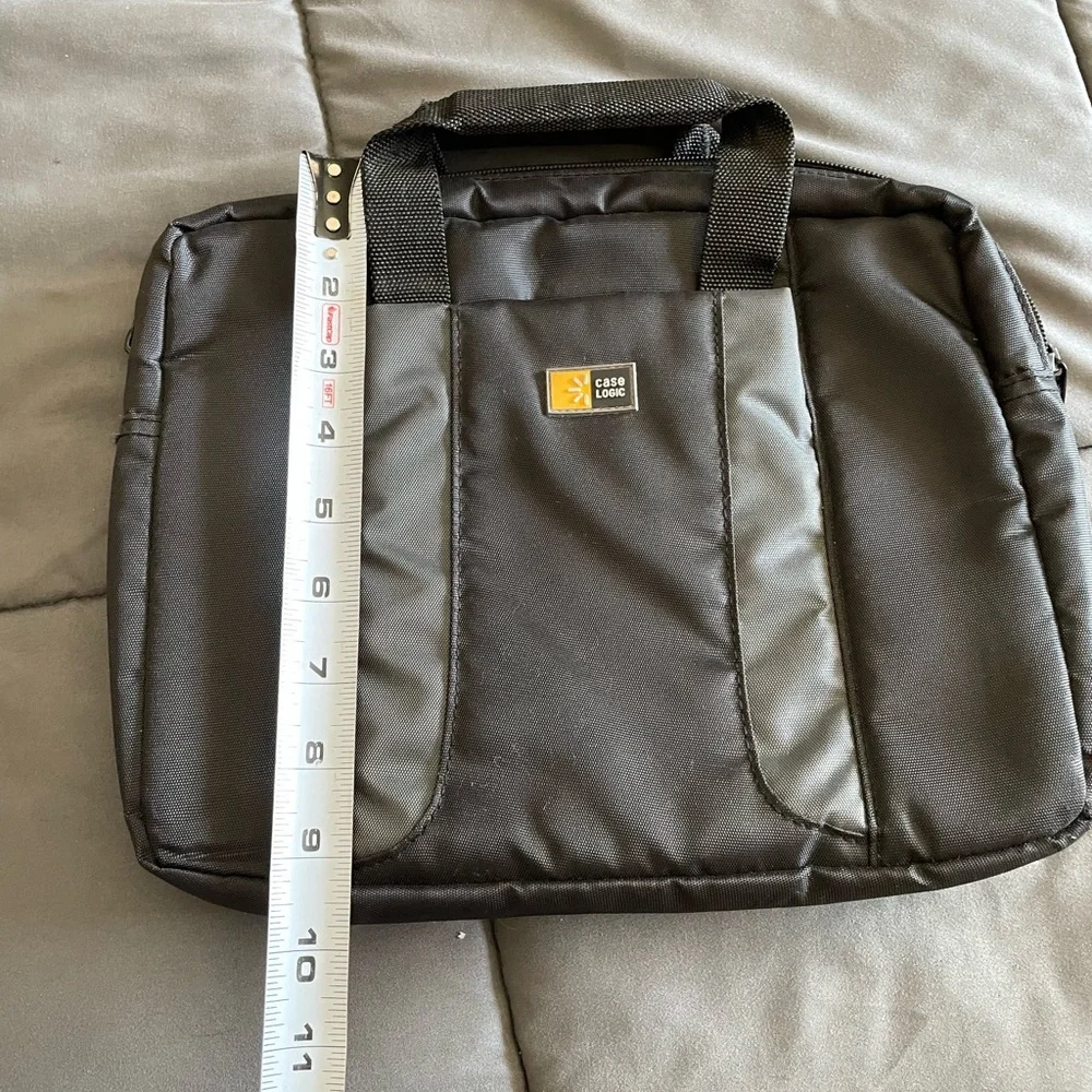 Case Logic tablet bag carrying case